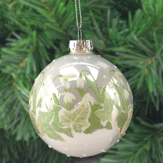 Snowdrops & Ivy | Pearl White Glass Christmas Tree Bauble | 8cm | Gisela Graham